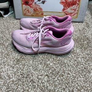 Brooks Women's Pink Athletic Shoes